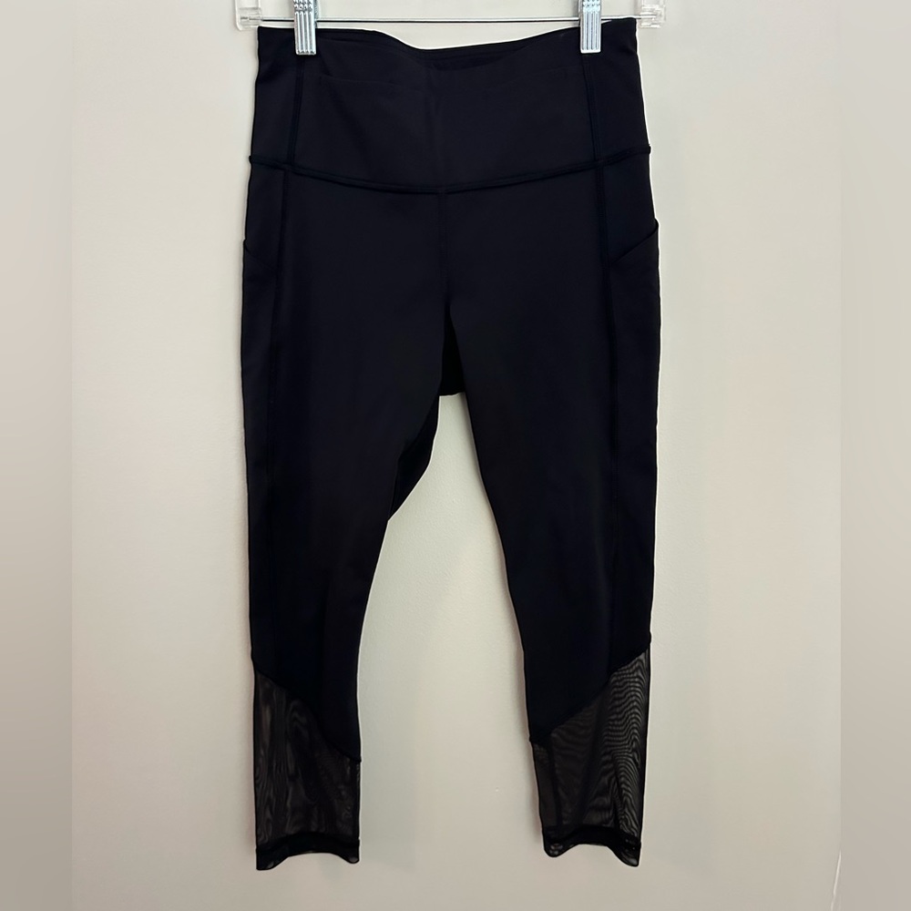 Lululemon Leggings Mesh Panels Size 6 Black EUC